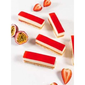 Нарезное пирожное «Клубничное танго». Вера Никандрова Нарезное пирожное «Клубничное танго». Вера Никандрова